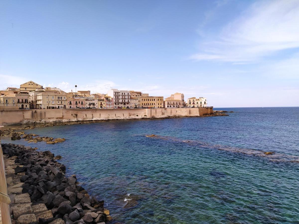 La Punta Di Ortigia Holiday Home Syrakus Exterior foto